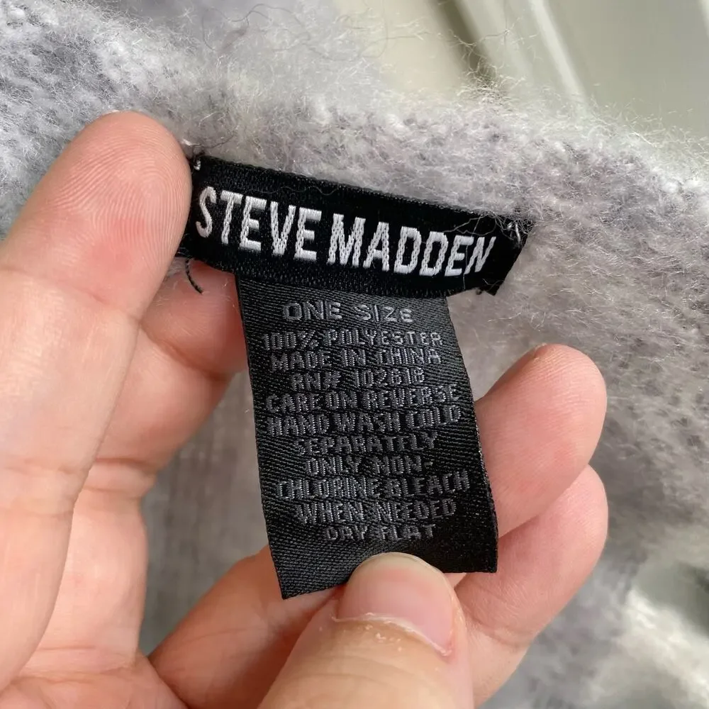 Steve Madden Gray Plaid Blanket Chunky Scarf